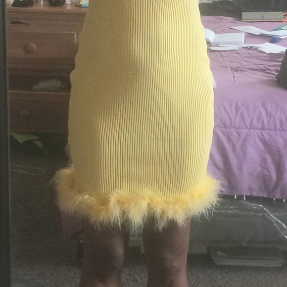 Brand new yellow women dress with feathers at the bottom 💛 NWT - Picture 7 of 7